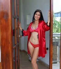 TINY_PEACH's webcam live show