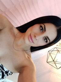 VicttoriaSaenz's Live Sex Cam Show