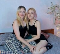 LauraHeather's Offline Chat Room