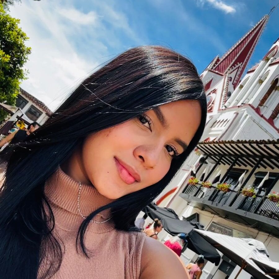 naomi_lunaa profile