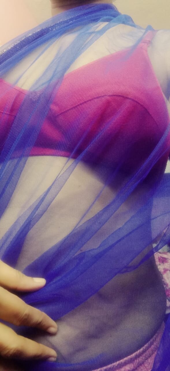 Curvy_Mahima
