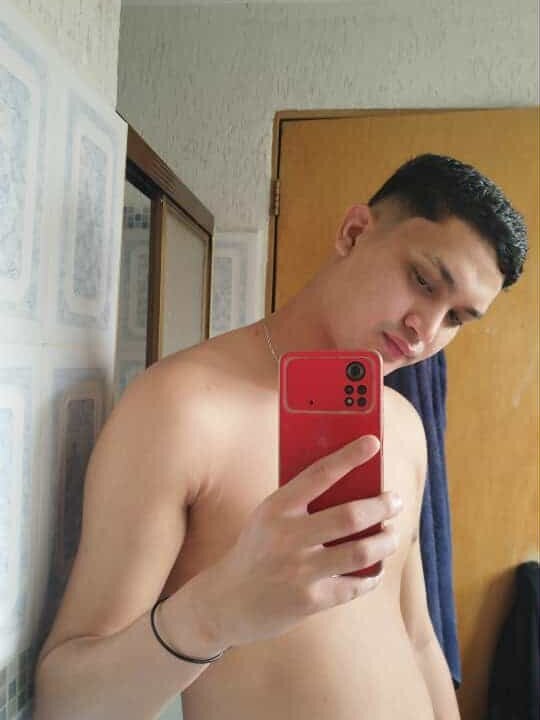 santitosbayron from stripchat