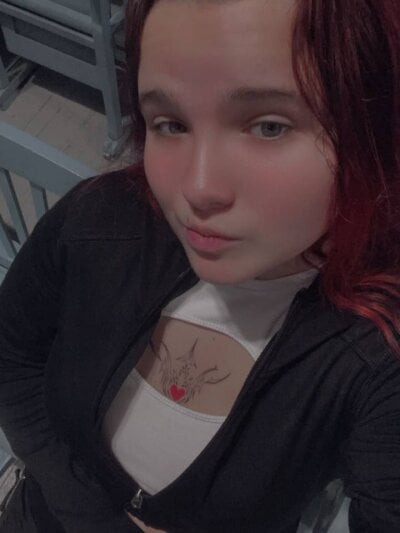 sarahkler from stripchat