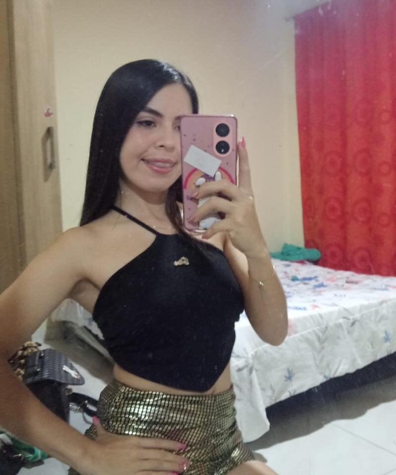 molly_taylorx webcam profile - Kenyan