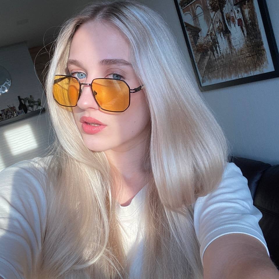 millieva from stripchat