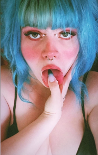 bluewomany's Offline Chat Room