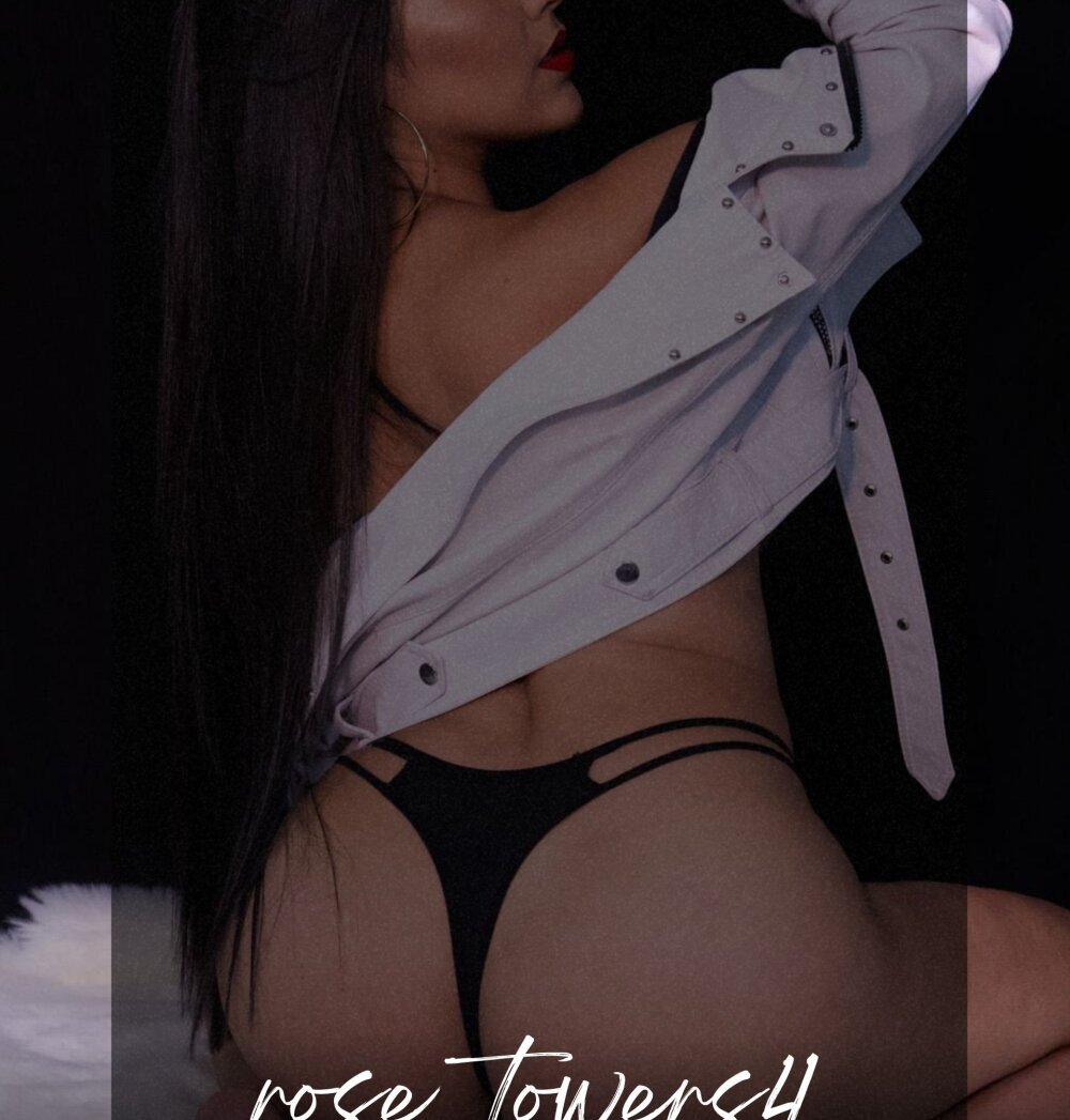 pornos.live rose_towers4 livesex profile in trimmed cams