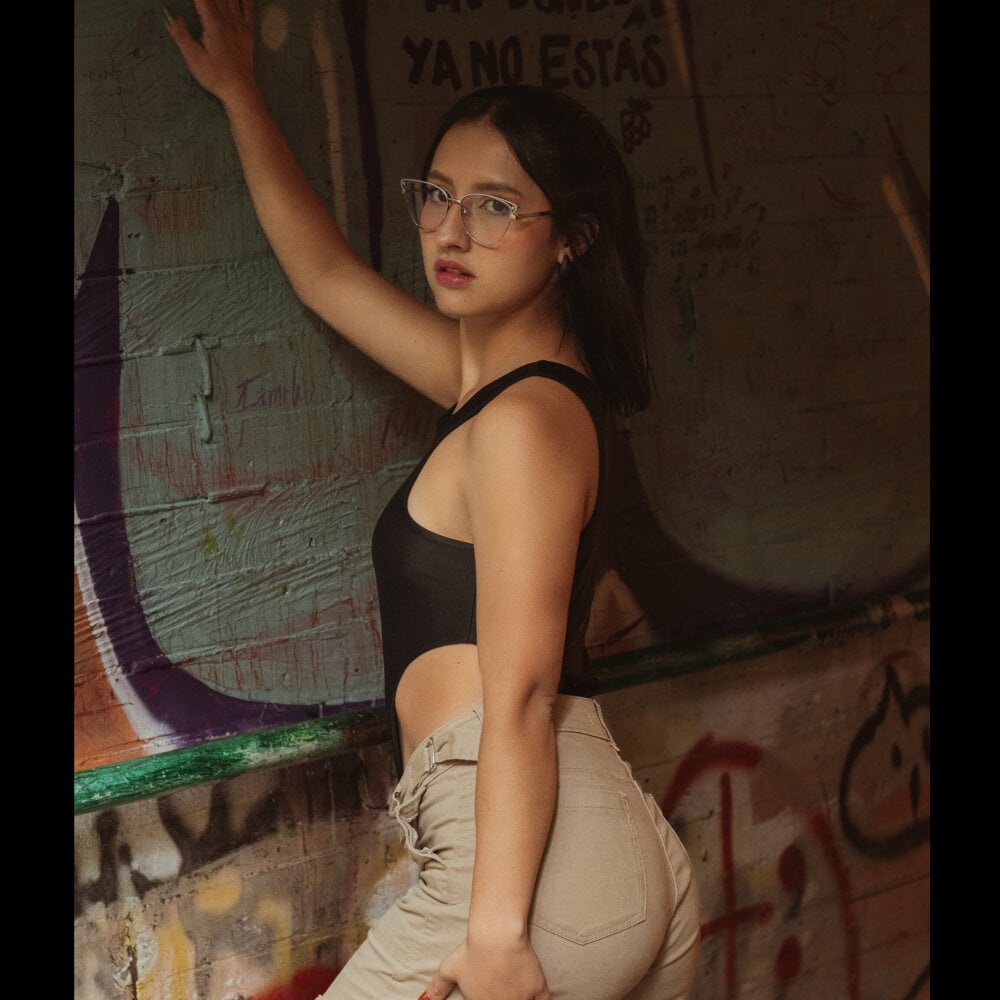 sun_pussyhard webcam profile - Puerto Rican