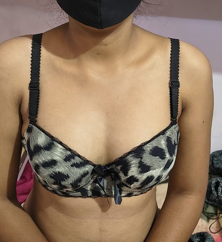 sexcam-girls.com tanya_live livesex profile in in-the-palm-of-your-hands cams