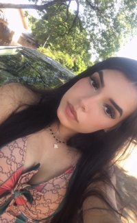 Bruna100K's Offline Chat Room
