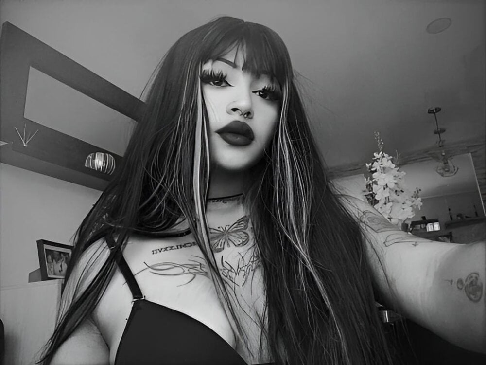 tashaqueenn profile