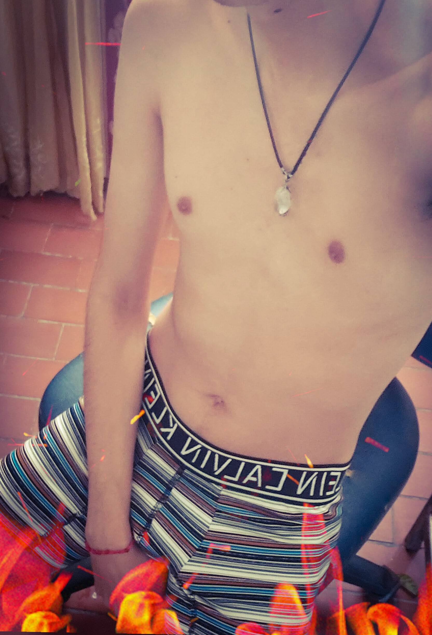Paulhot018