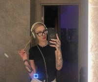 MiuMiuSasha's webcam live show