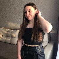 curly__ella's Offline Chat Room