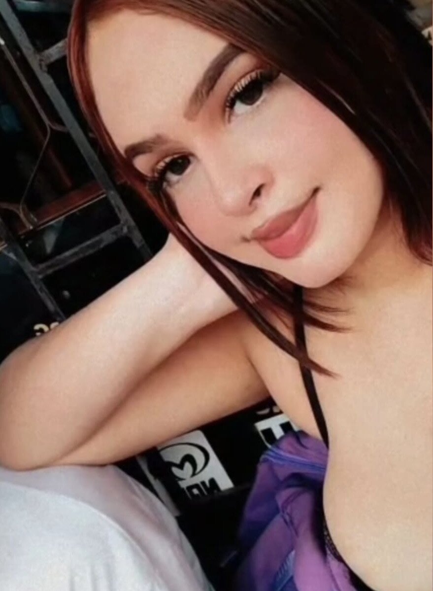 stripchat deborah_m webcam profile pic via sexcam3d.net