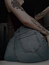 Evelina_Sulie's Offline Chat Room