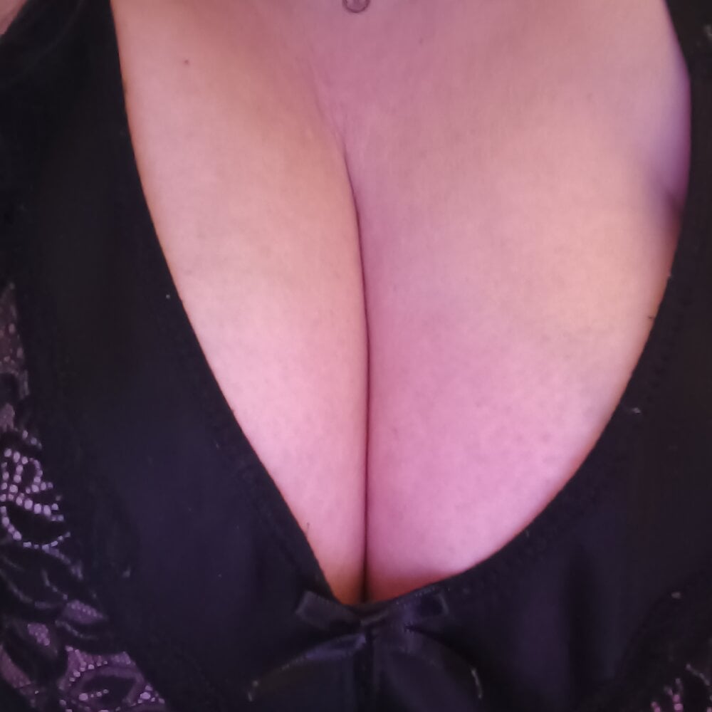 MeMyselfYou22 offline XXX-chat