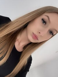 NicoleCarpintero's Offline Chat Room