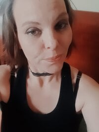 Adele_esa অফলাইন চ্যাট রুম