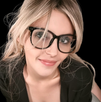 MamaClaire90's Offline Chat Room