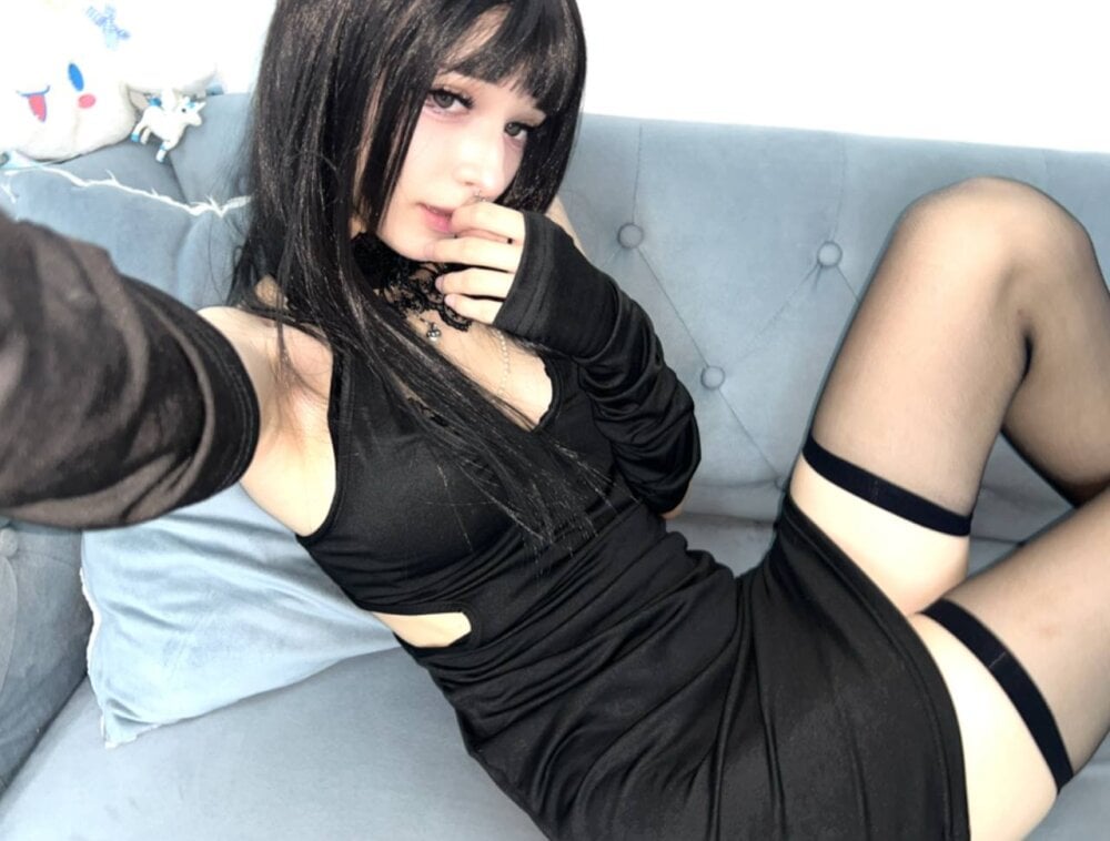 sexcityguide.com yunablossomy livesex profile in where-do-you-want-me-to-be-3 cams