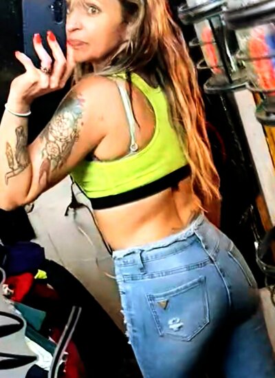 jolivankatten from stripchat