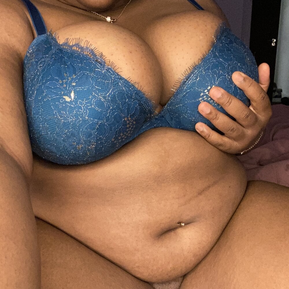 DaniJohnson live cam model at StripChat
