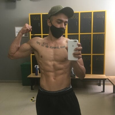 Brunocuttie94 Couple Moderatelypriced Cam Adult