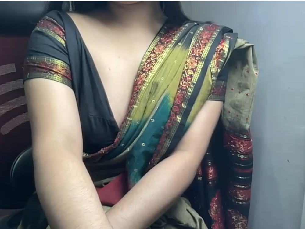 stripchat its_divya2 webcam profile pic via sexcam-girls.com