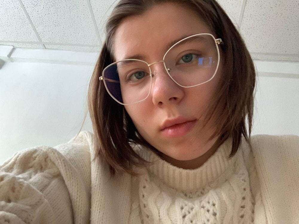 Elna_coolbyts' Offline XXX Chat