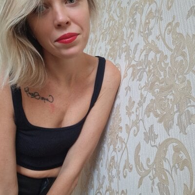 VelvetLove287 Female Blonde Cam Sex