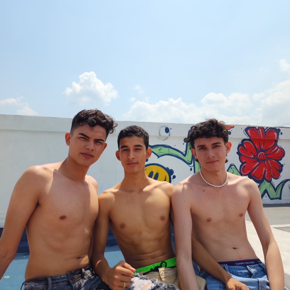 twinks_to_serve's Offline Chat Room