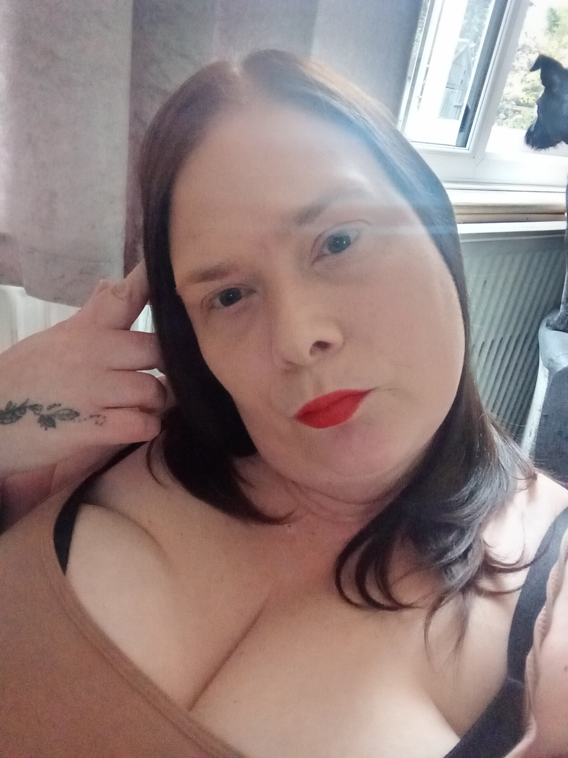 Curvy-Faith35