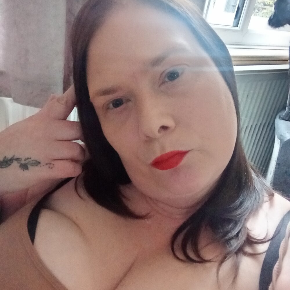 Curvy-Faith35's Offline XXX Chat