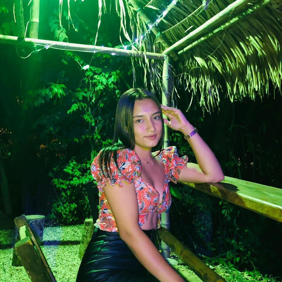 Live sex webcam photo for karolchuchu673 #290202046