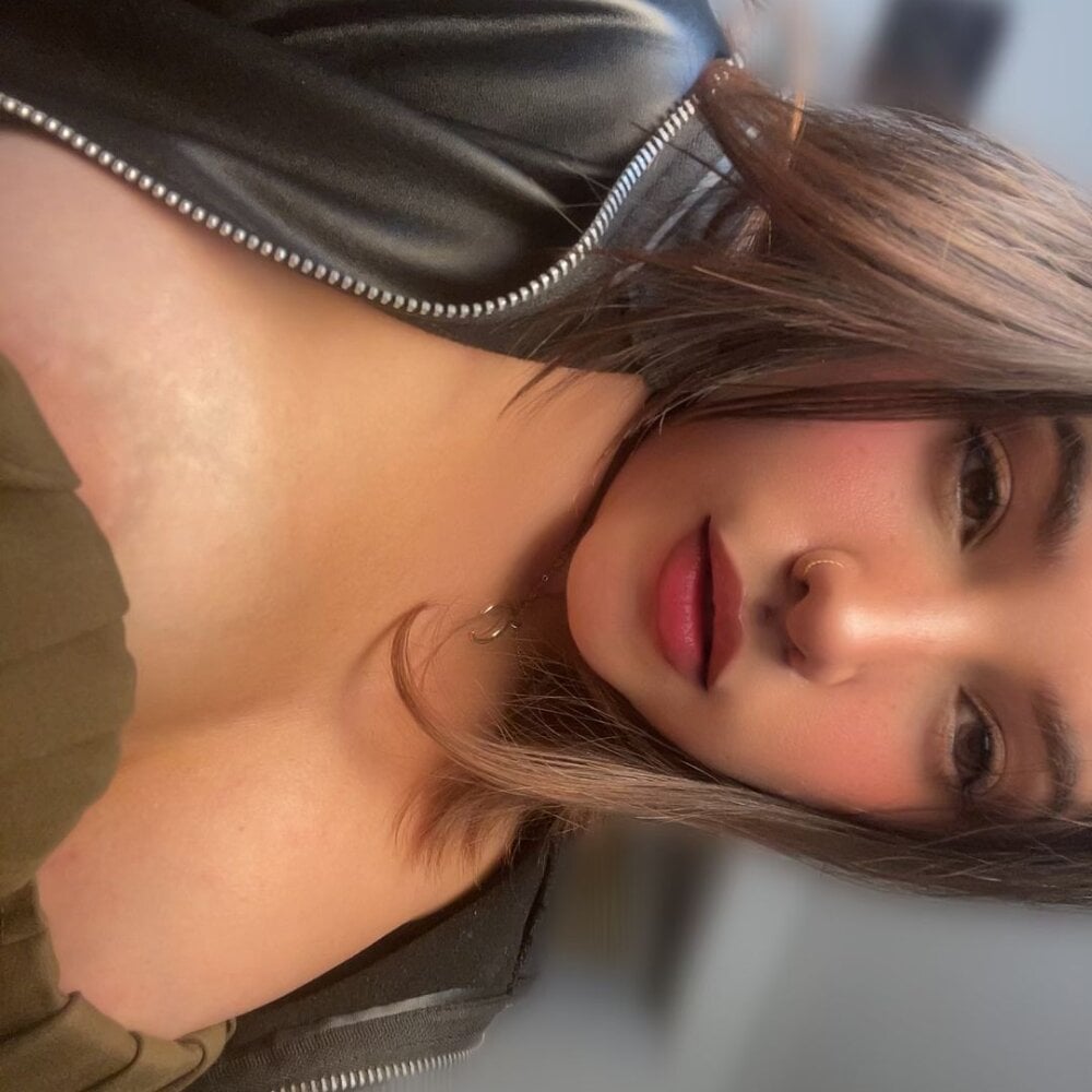 miaaa_castillo profile