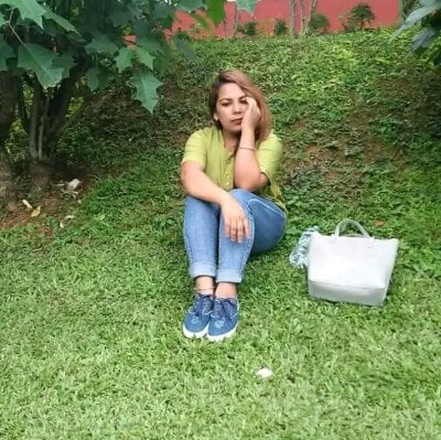 nikky_yours from stripchat