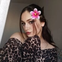 AmmyCooperr_'s Offline Chat Room