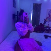 miah_lopez_'s Offline XXX Chat