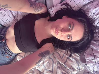 livesex.fan HildaHandford livesex profile in grey-hair cams