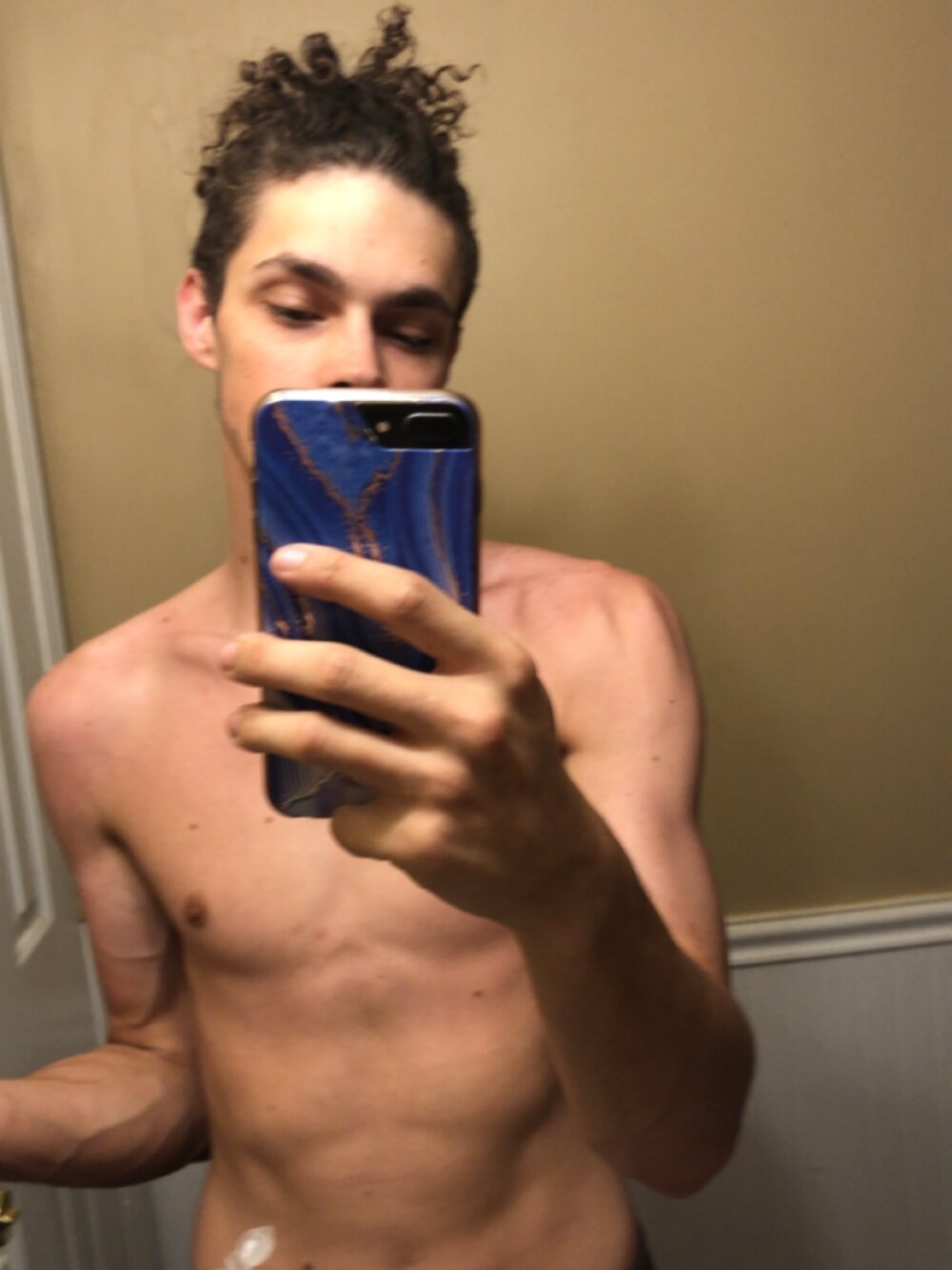 user666688 Offline XXX-Chat