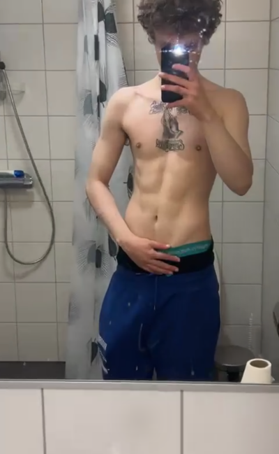chriswhitthed from stripchat
