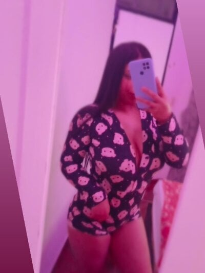 valerysaenz_ 🚱 nude show