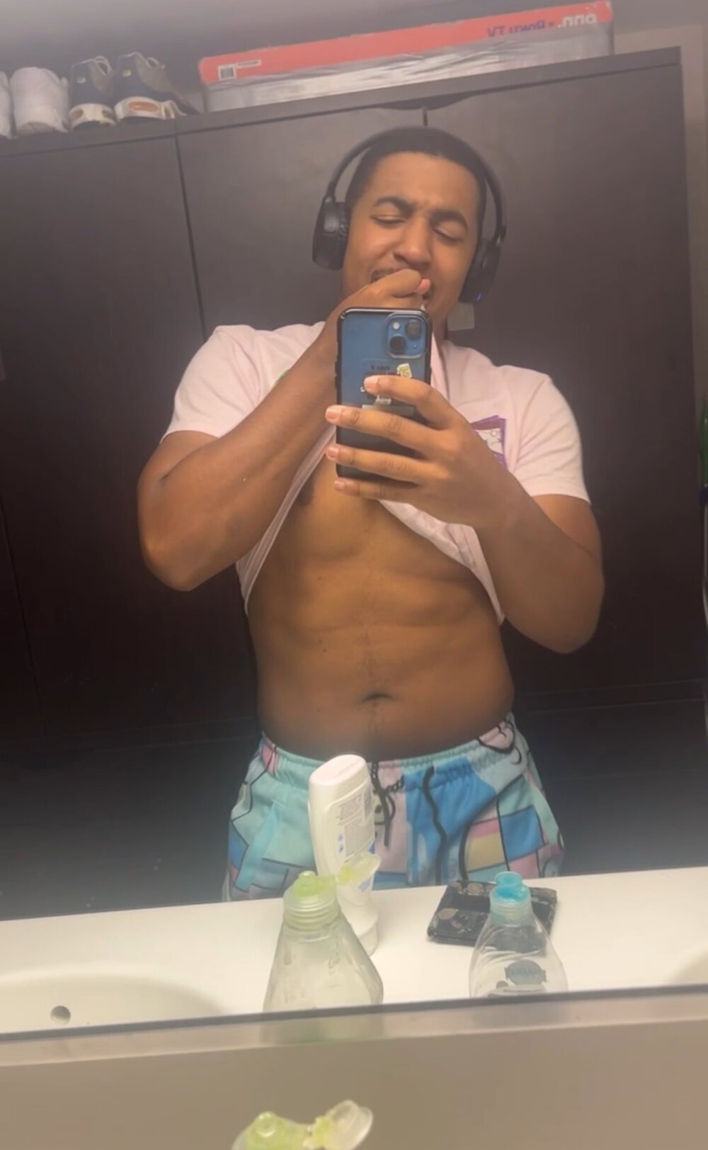 2tonebone's Offline XXX Chat