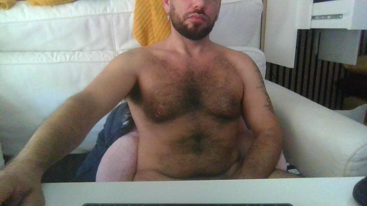 Hairysoftdomtop