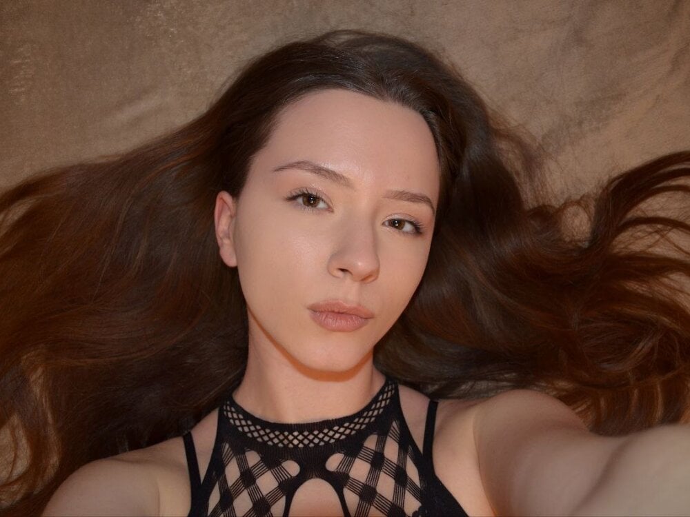 BellaVelure live cam model at StripChat
