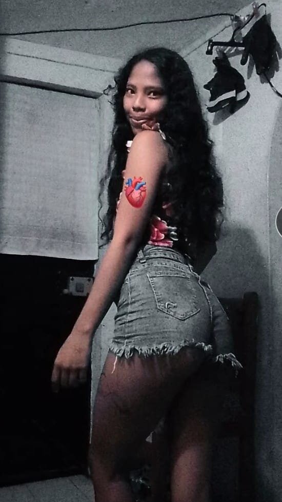 violet_brunnette