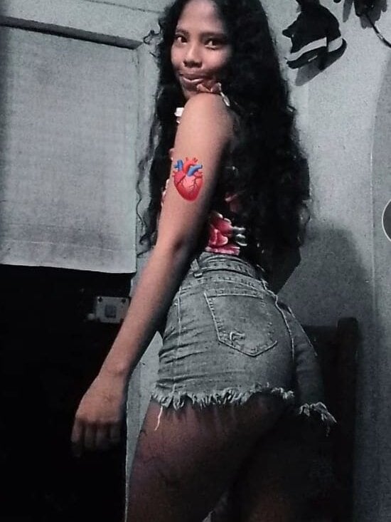 violet_brunnette profile