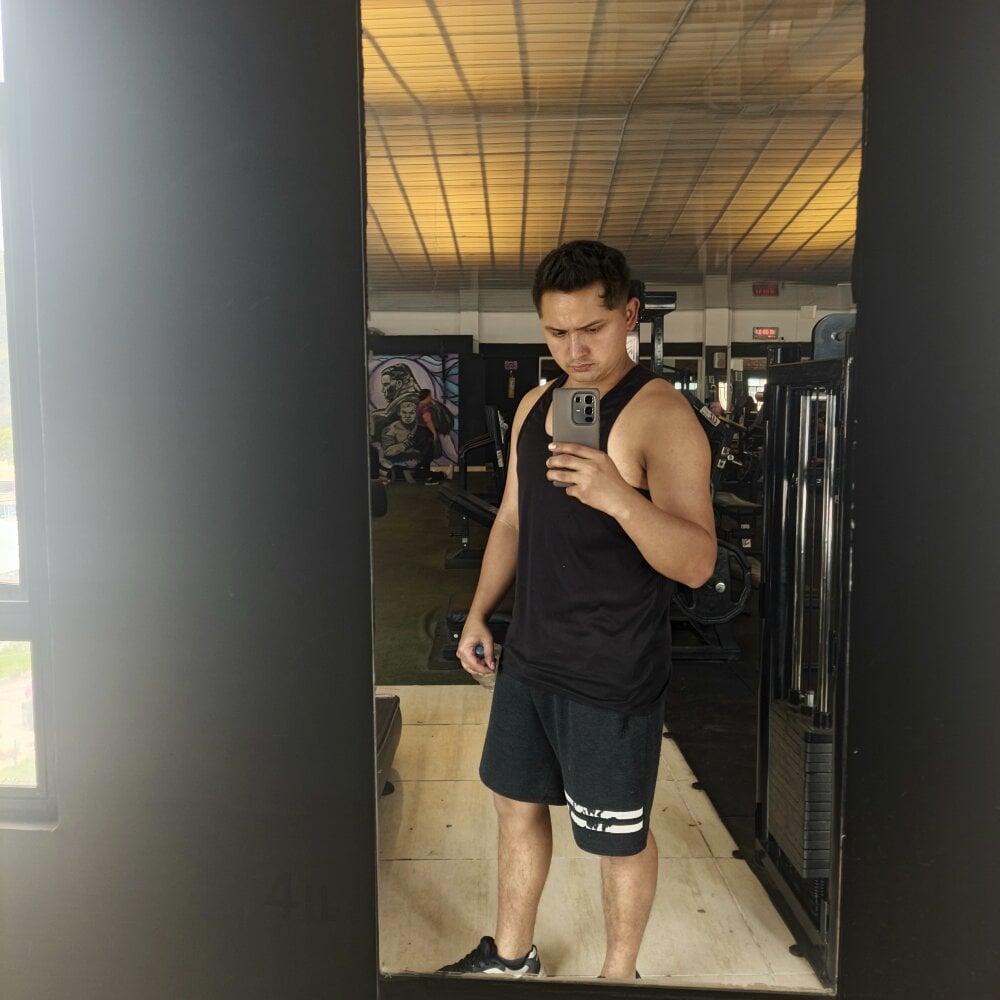 andyy09_ from stripchat