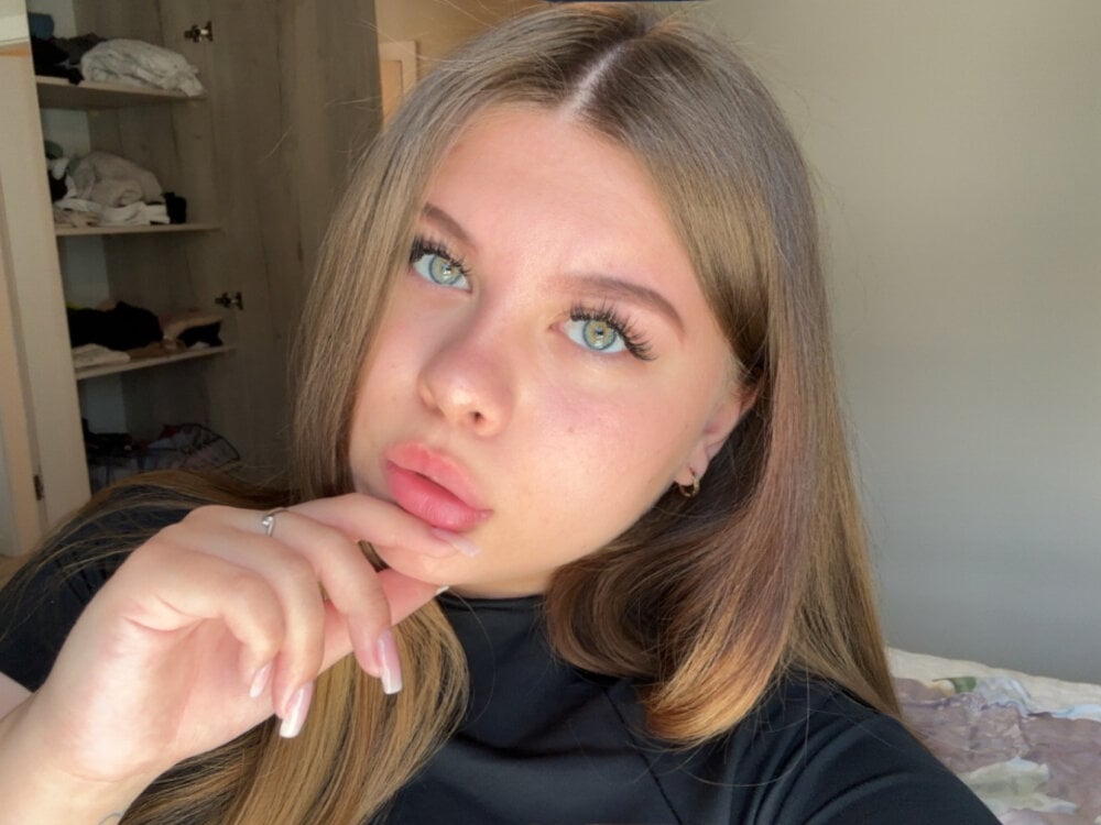 AbbyLuxee's Offline XXX Chat